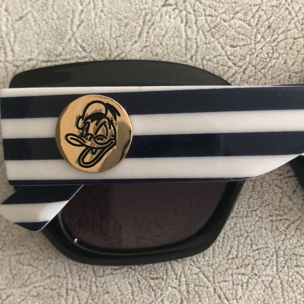 Disney Donald Duck adult sunglasses new - Picture 4 of 6